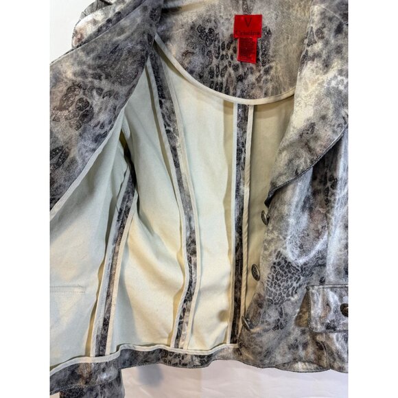 christina v Iridescent snakeskin print blazer with long sleeves, three button cl - Picture 9 of 10